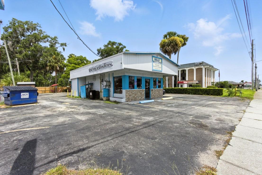 930 N WOODLAND BLVD, DELAND, FL, 32720