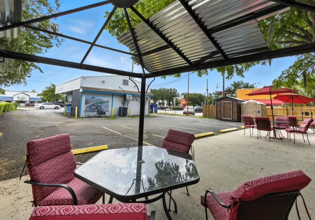 930 N WOODLAND BLVD, DELAND, FL, 32720