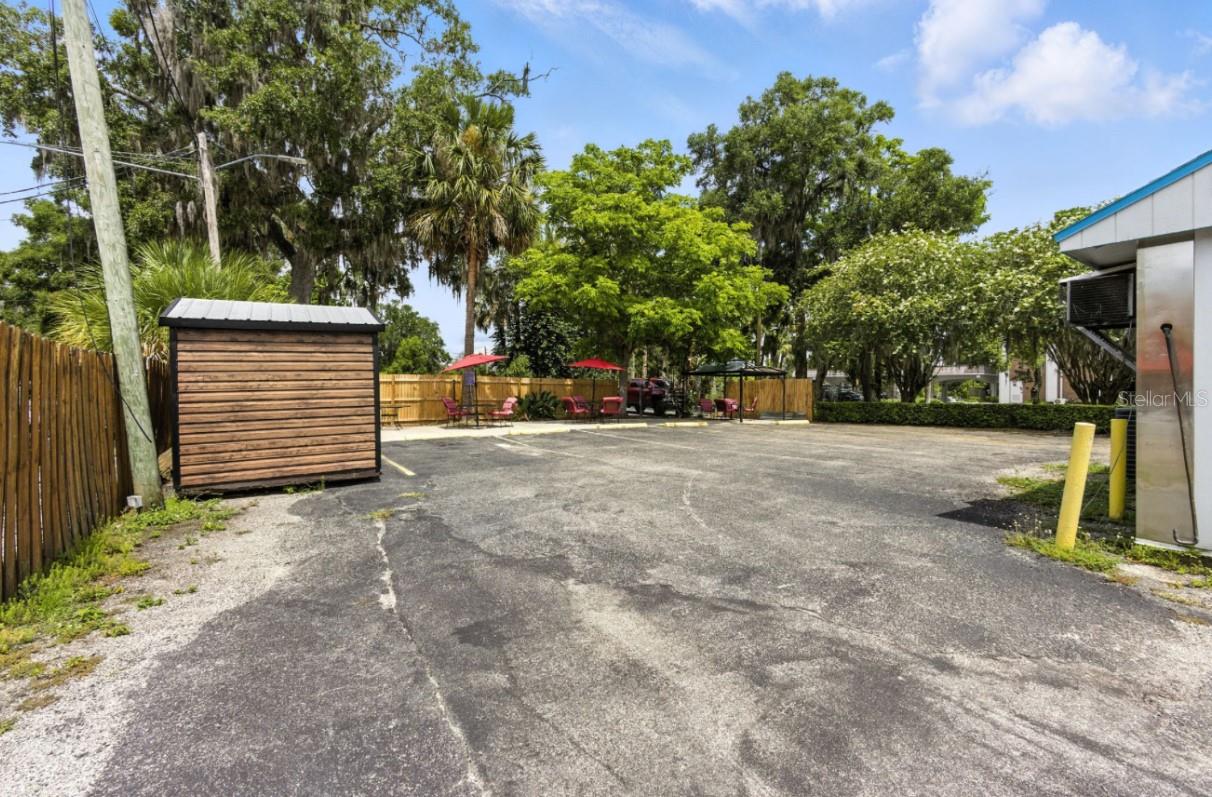 930 N WOODLAND BLVD, DELAND, FL, 32720