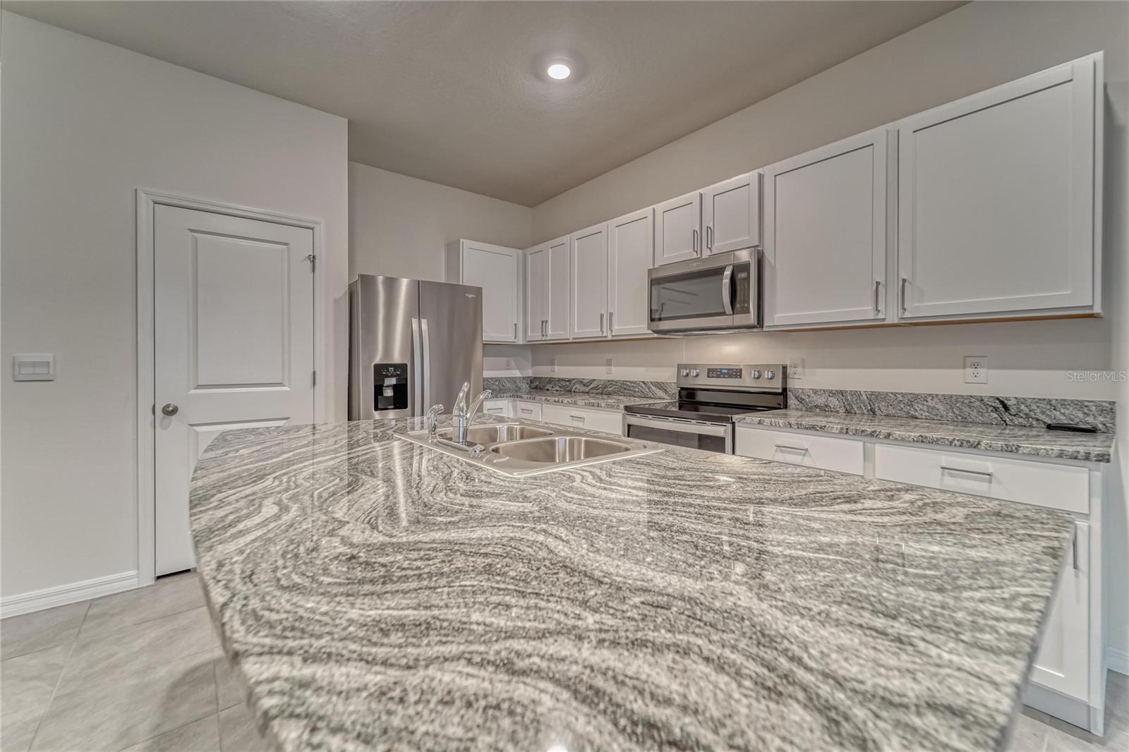 163 MANGROVE SHADE CIR, APOLLO BEACH, FL, 33572