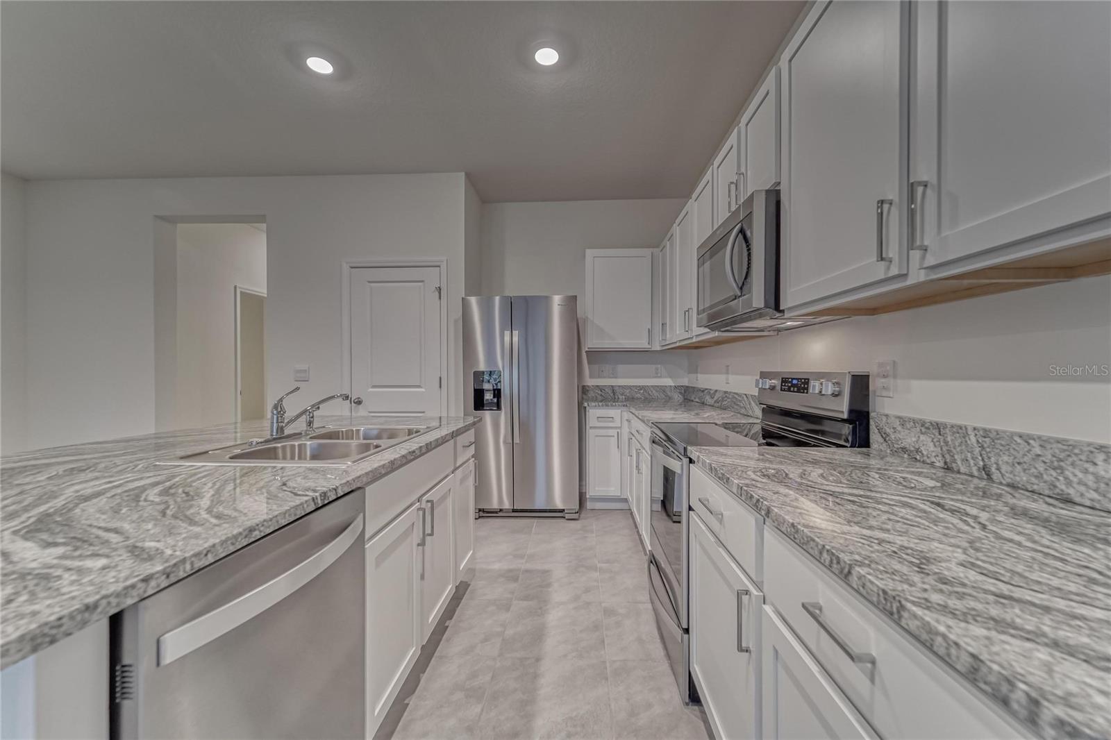 163 MANGROVE SHADE CIR, APOLLO BEACH, FL, 33572