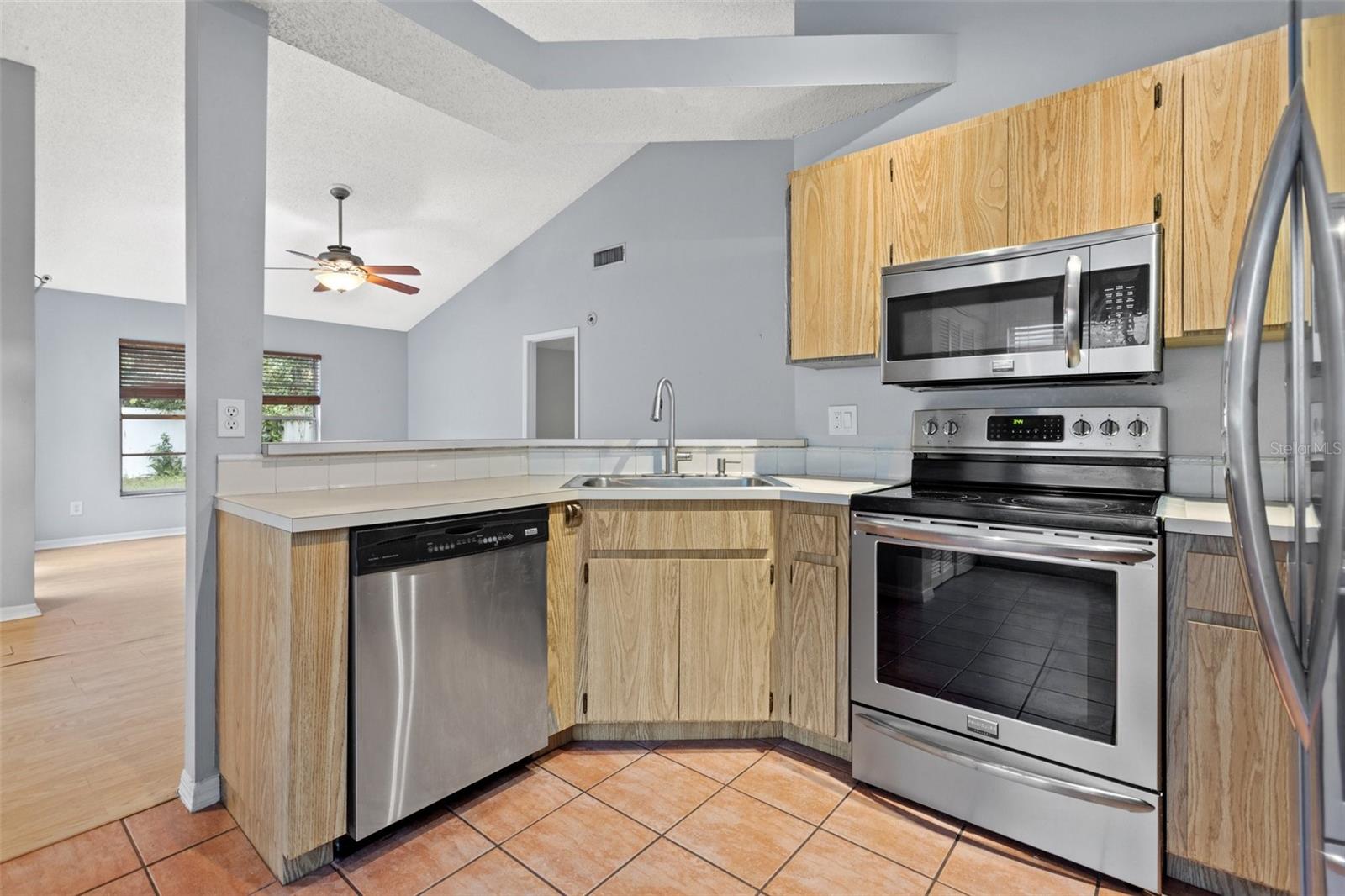 12808 DUNHILL DR, TAMPA, FL, 33624