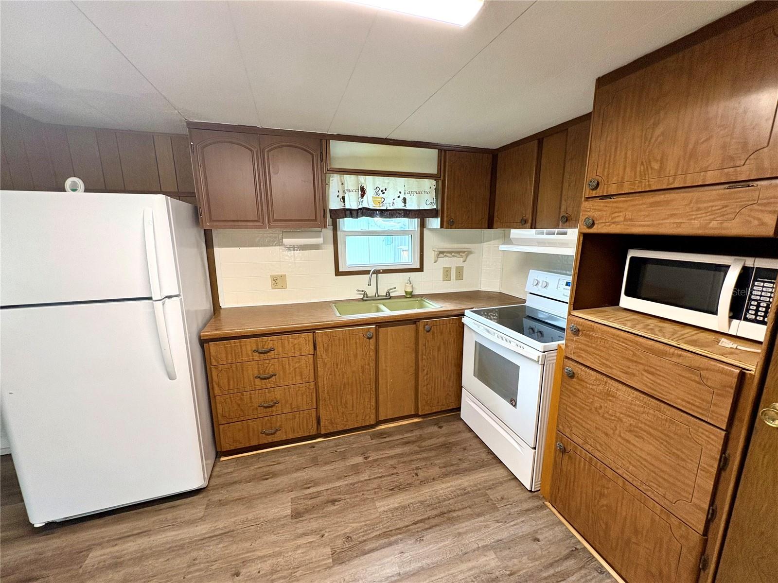 533 OLD COLONY RD, LEESBURG, FL, 34748