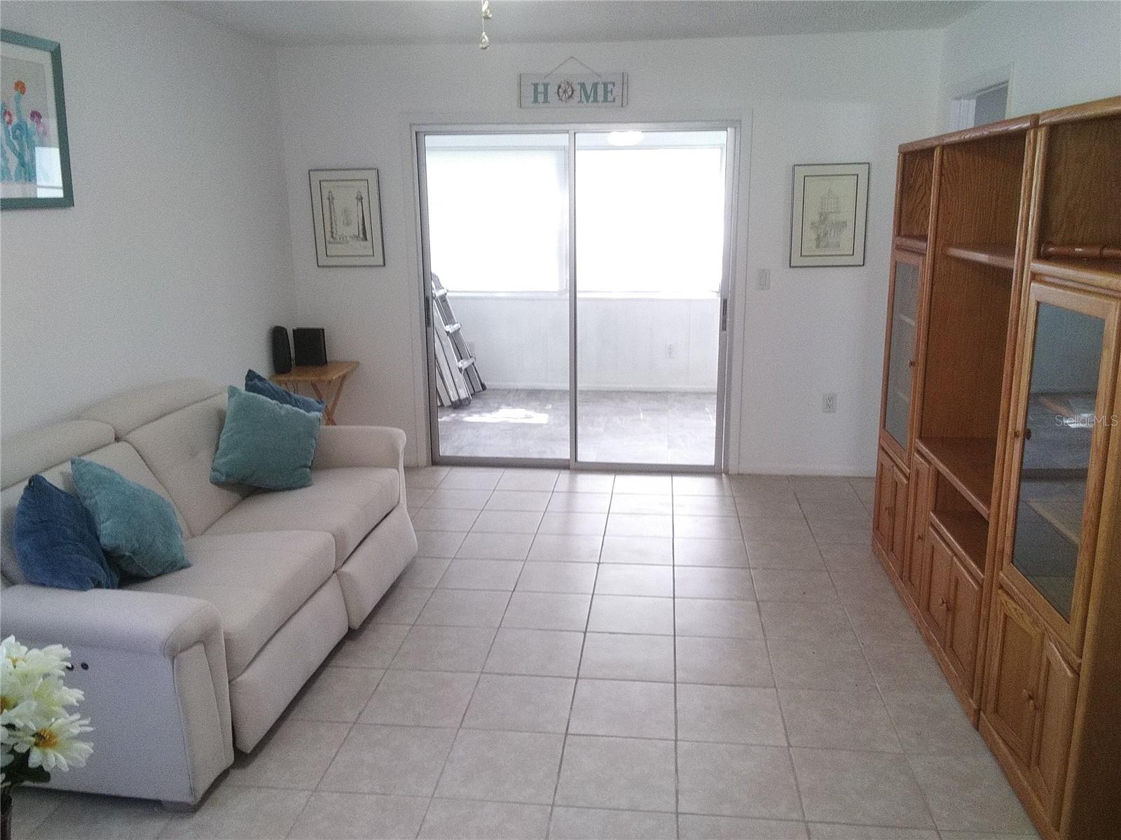 390 301 BLVD W #8D, BRADENTON, FL, 34205
