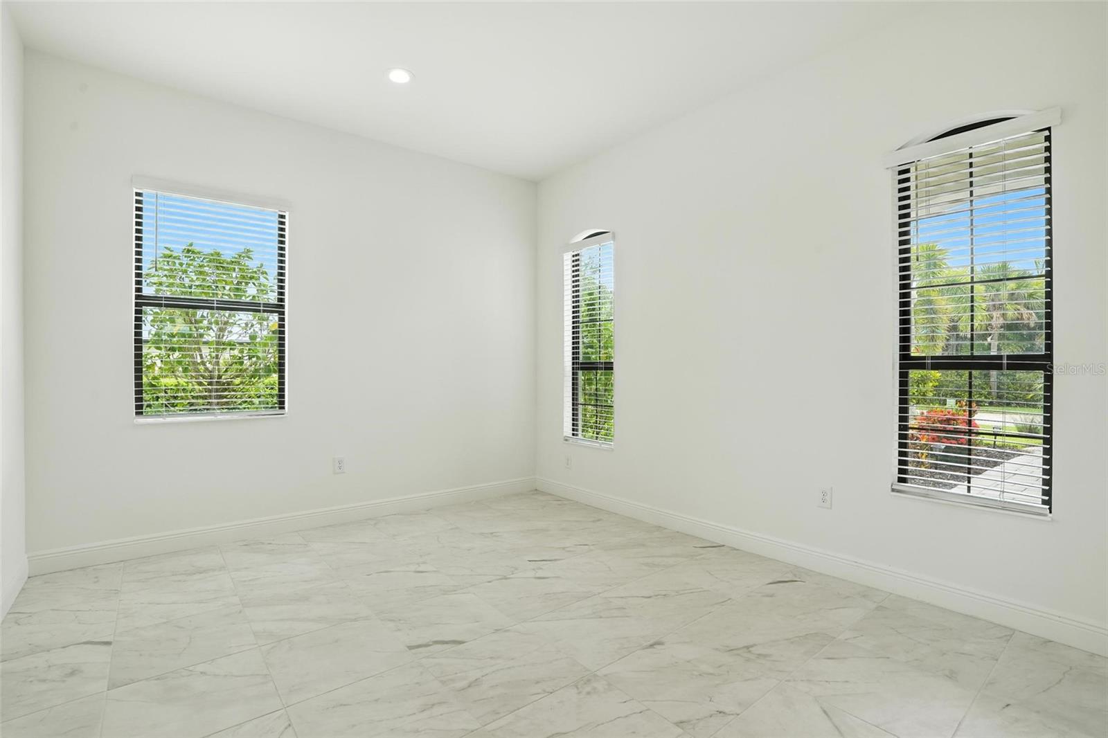 8368 PRESERVE POINT DR, FORT MYERS, FL, 33912