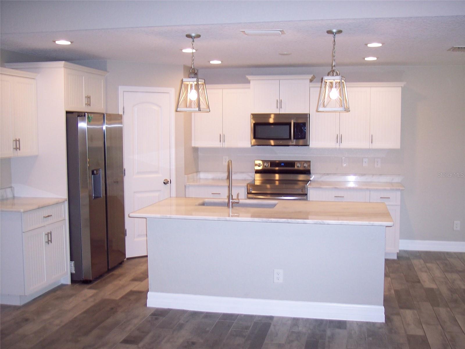 470 SUNSET RD N, ROTONDA WEST, FL, 33947