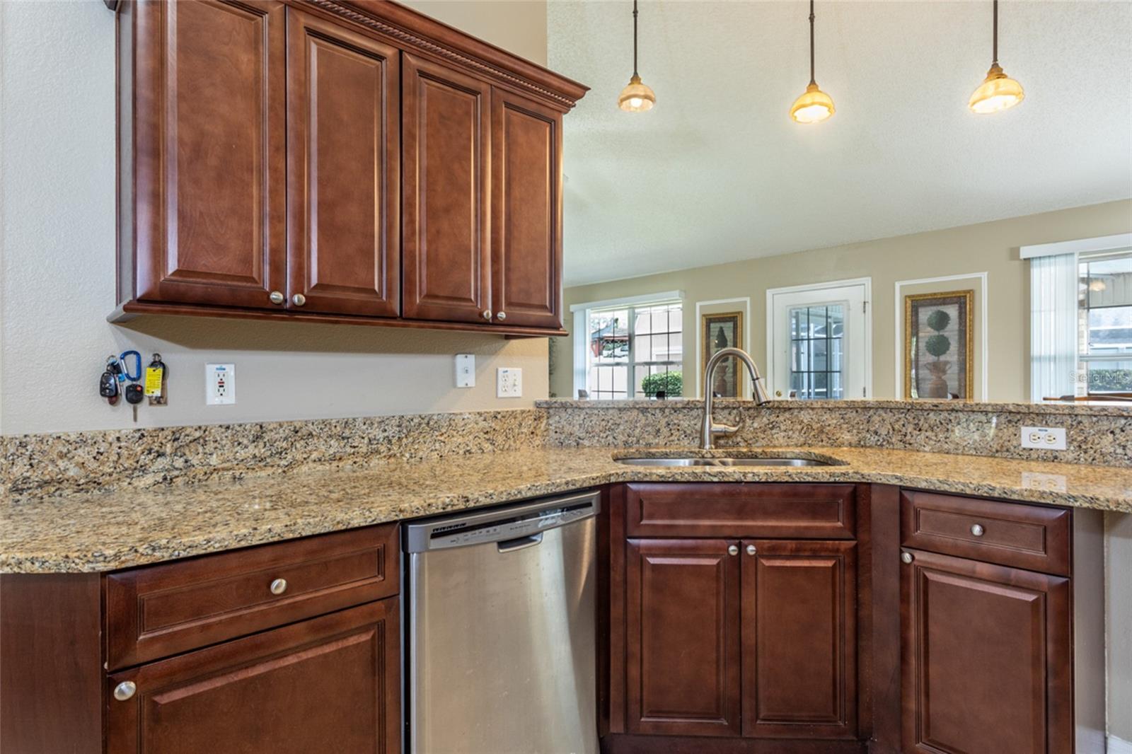 4 ESSINGTON LN, PALM COAST, FL, 32164