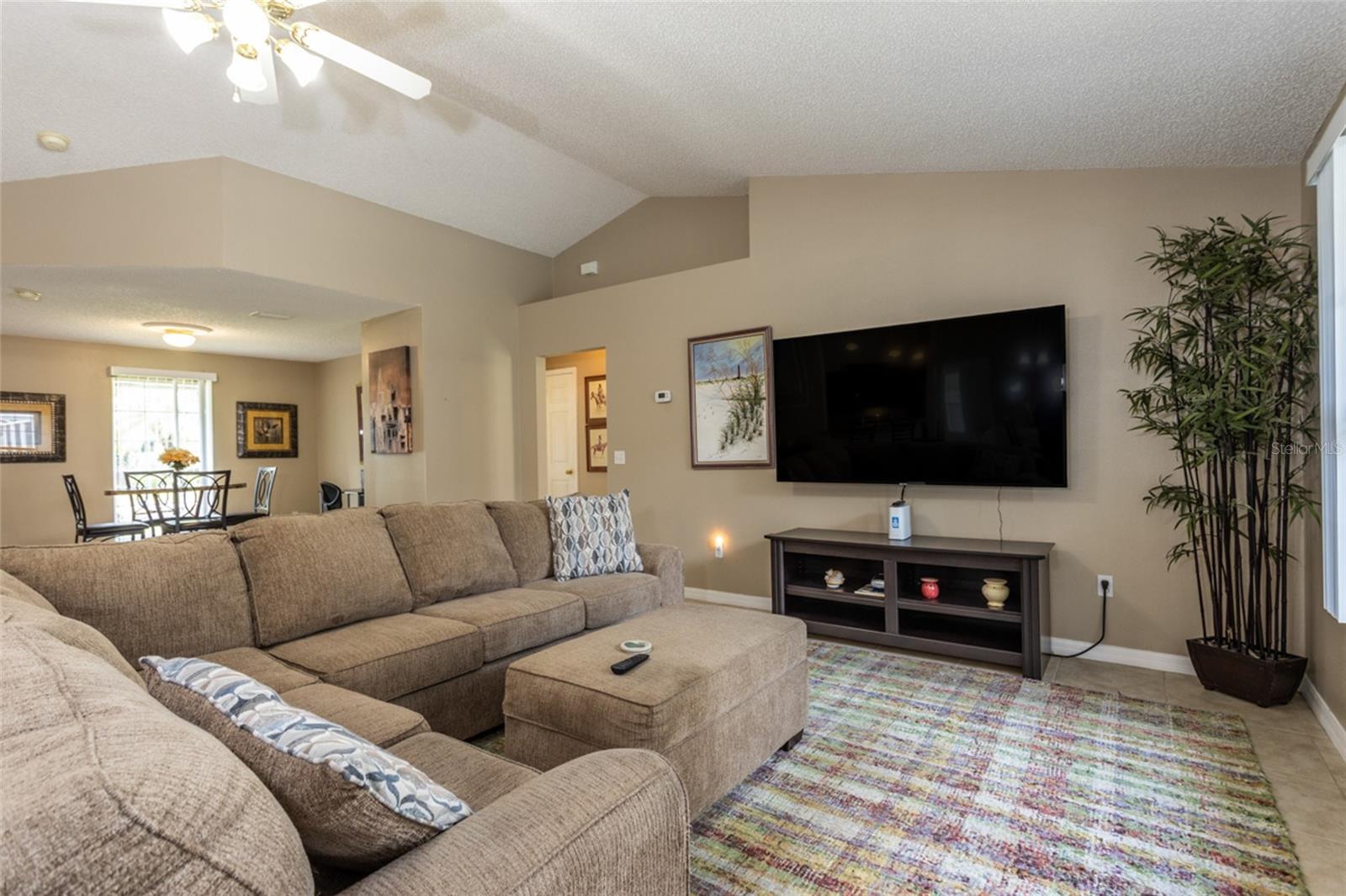 4 ESSINGTON LN, PALM COAST, FL, 32164