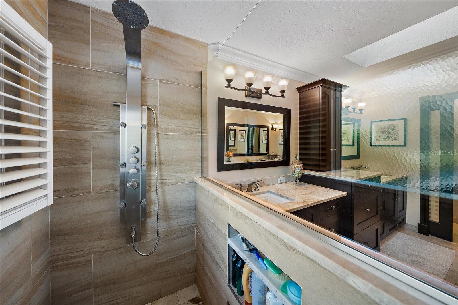 A4658087 Property Photo