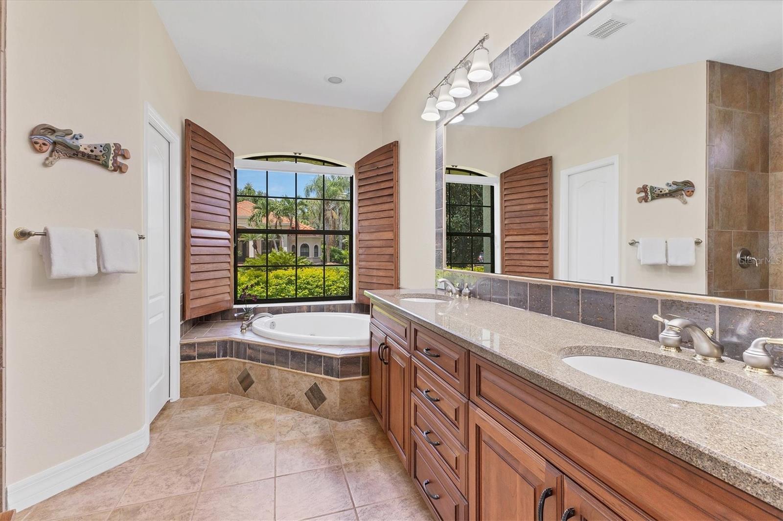 A4658089 Property Photo