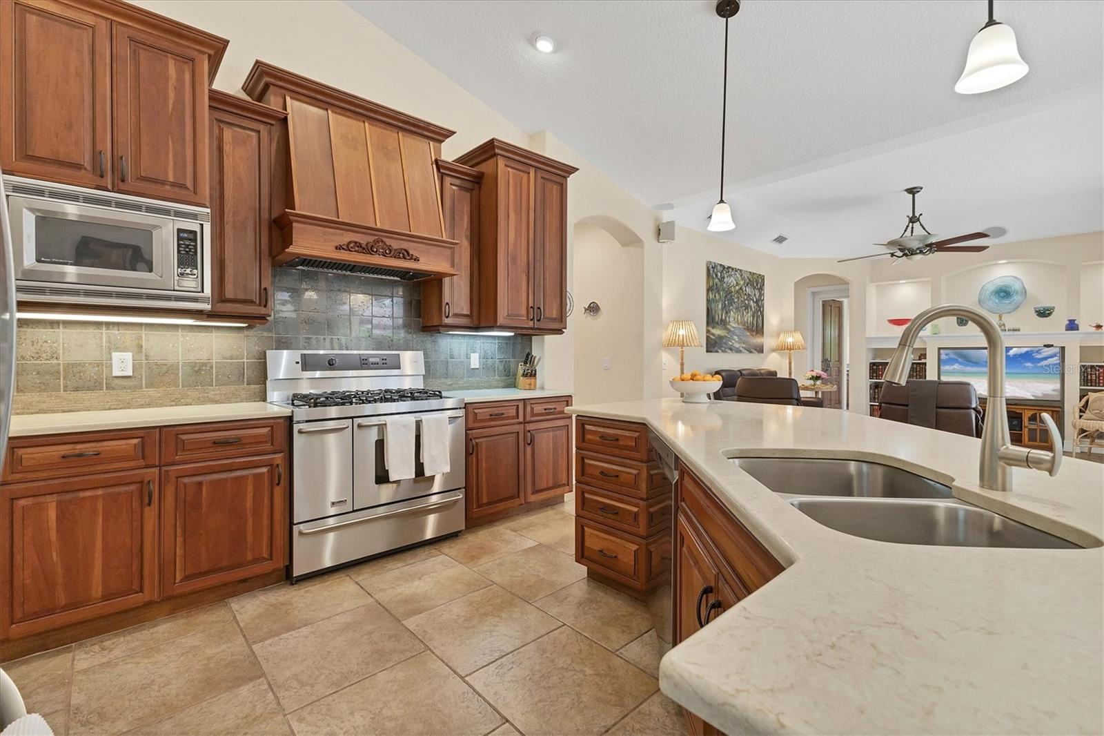 A4658089 Property Photo