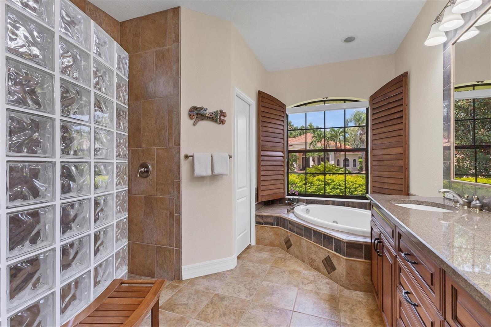A4658089 Property Photo