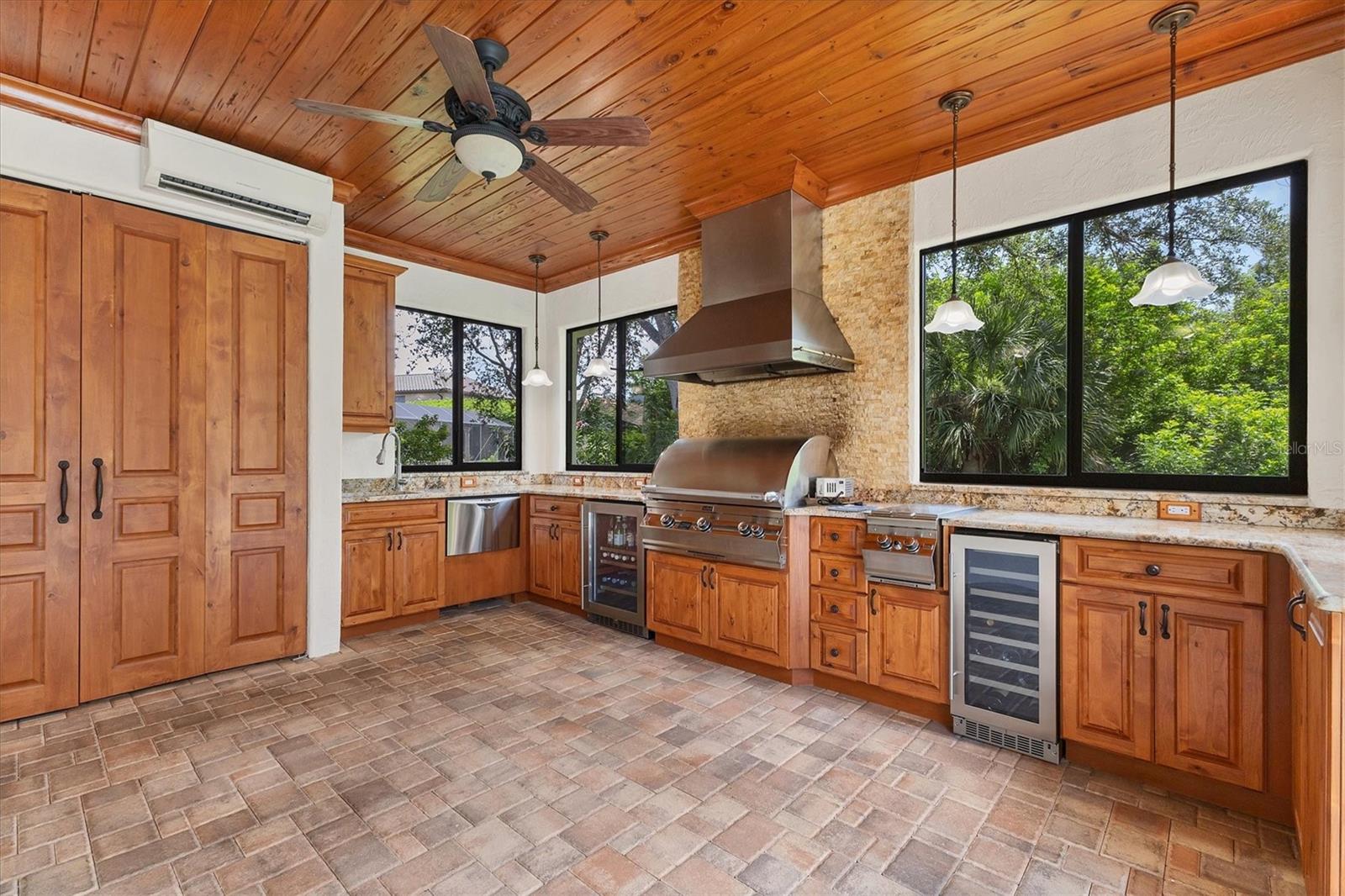 A4658089 Property Photo
