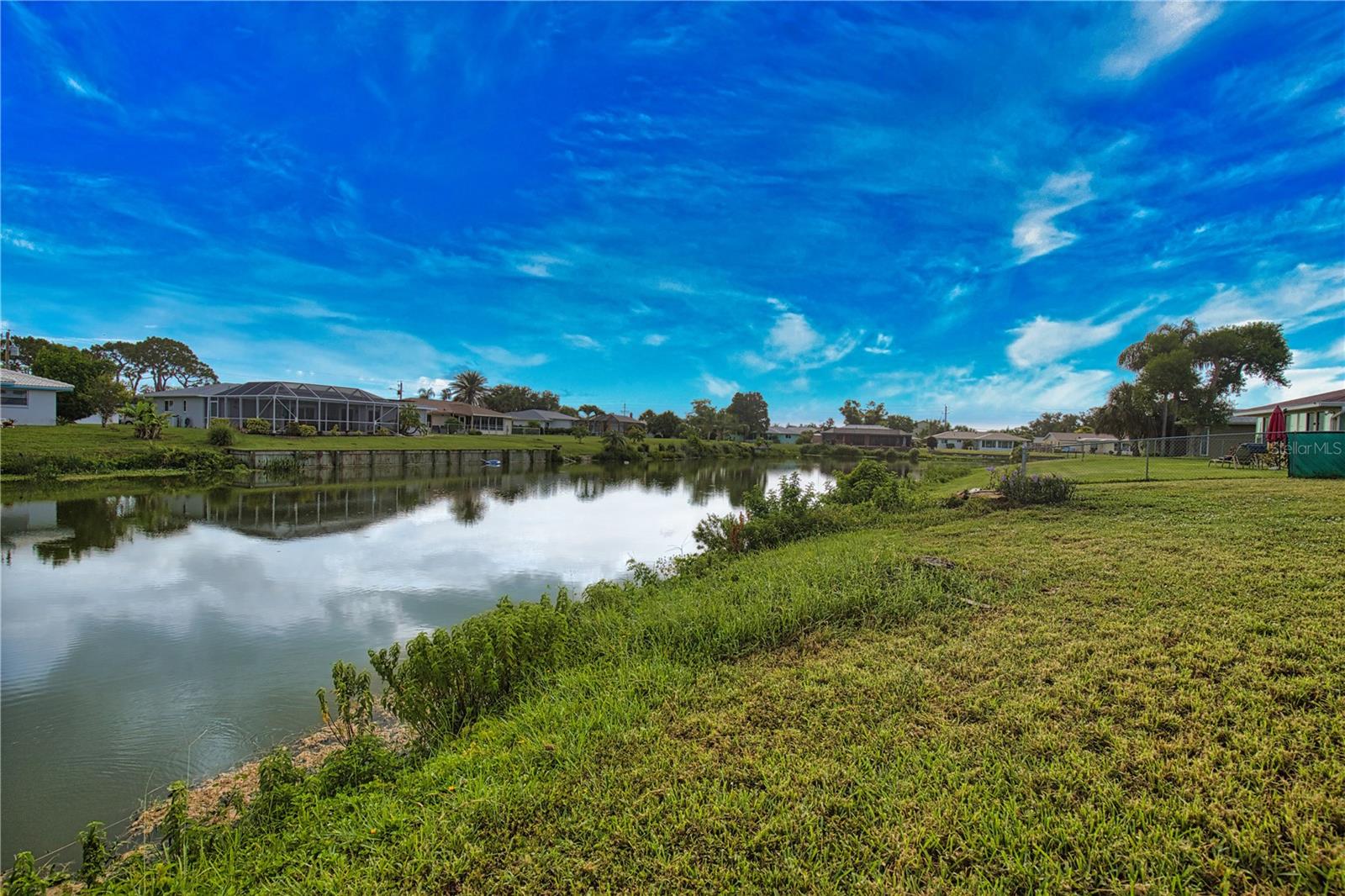 1325 CAMBRIDGE DR, VENICE, FL, 34293