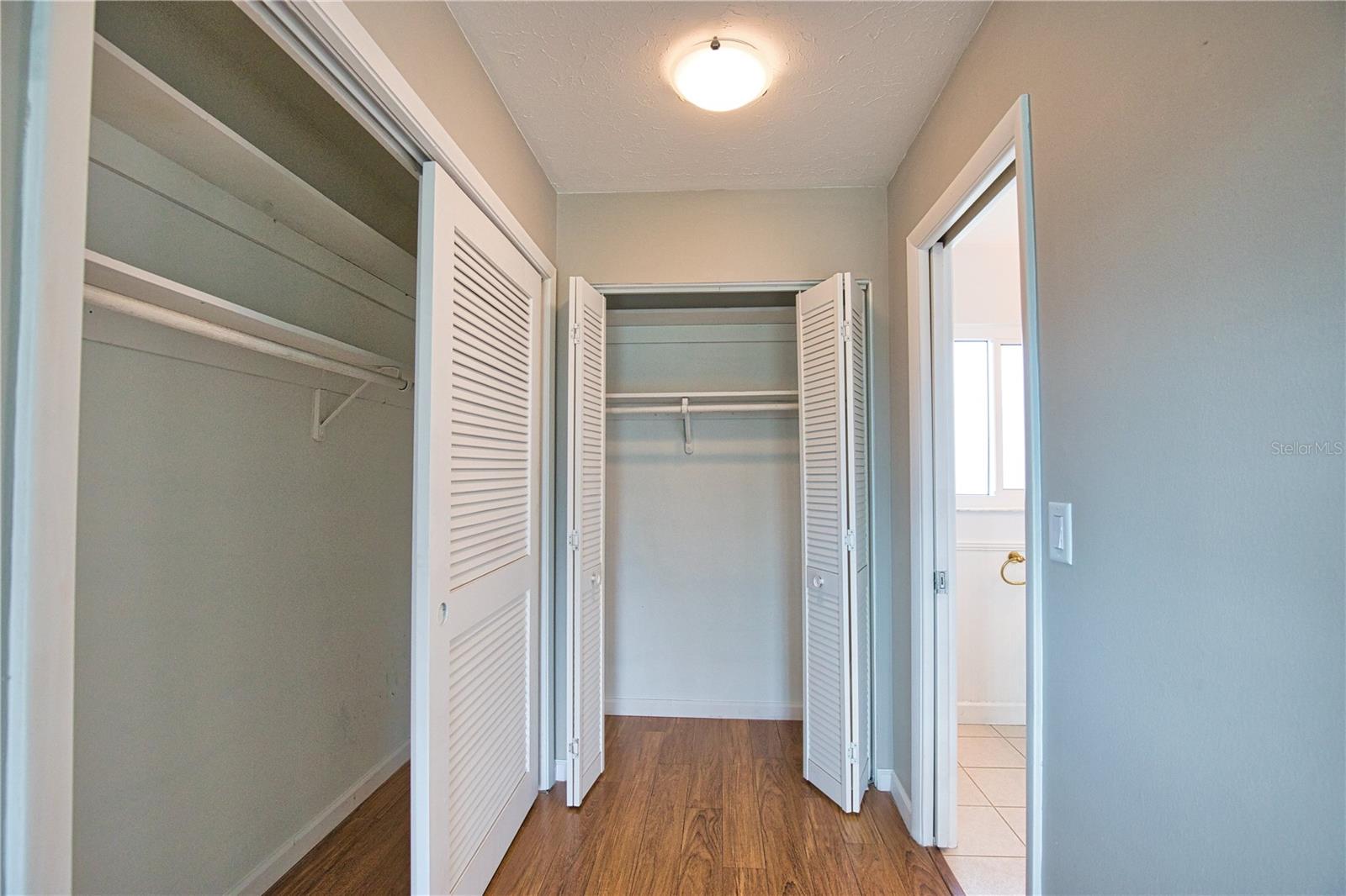 1325 CAMBRIDGE DR, VENICE, FL, 34293