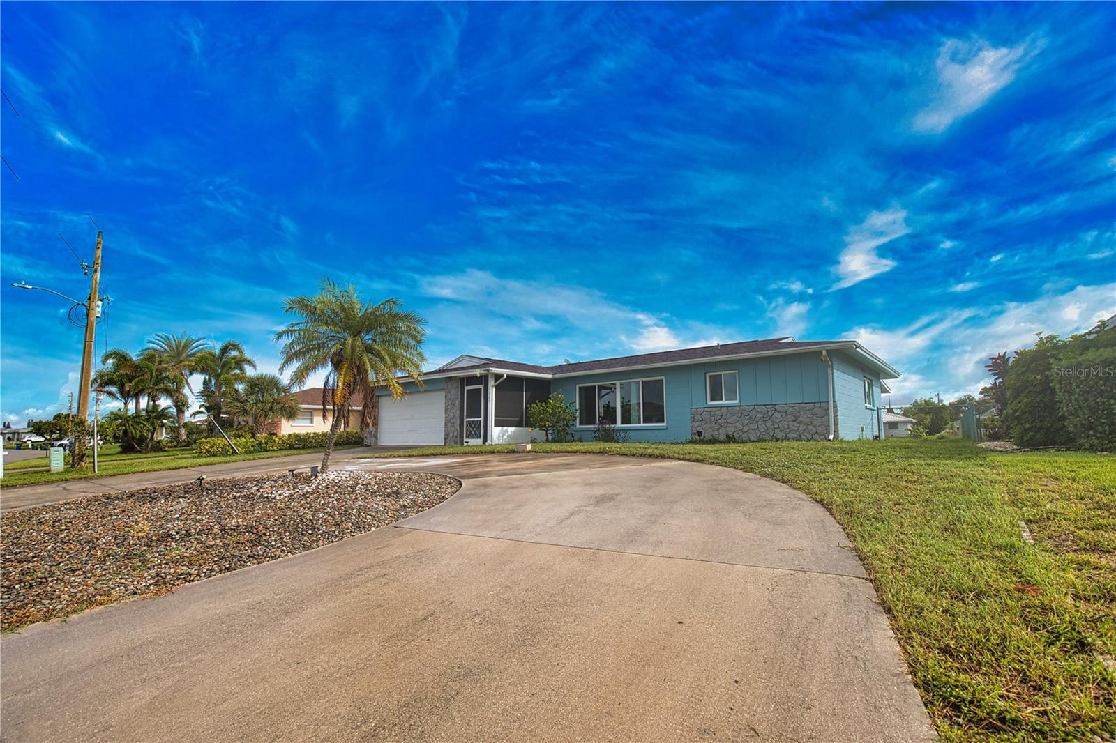 1325 CAMBRIDGE DR, VENICE, FL, 34293
