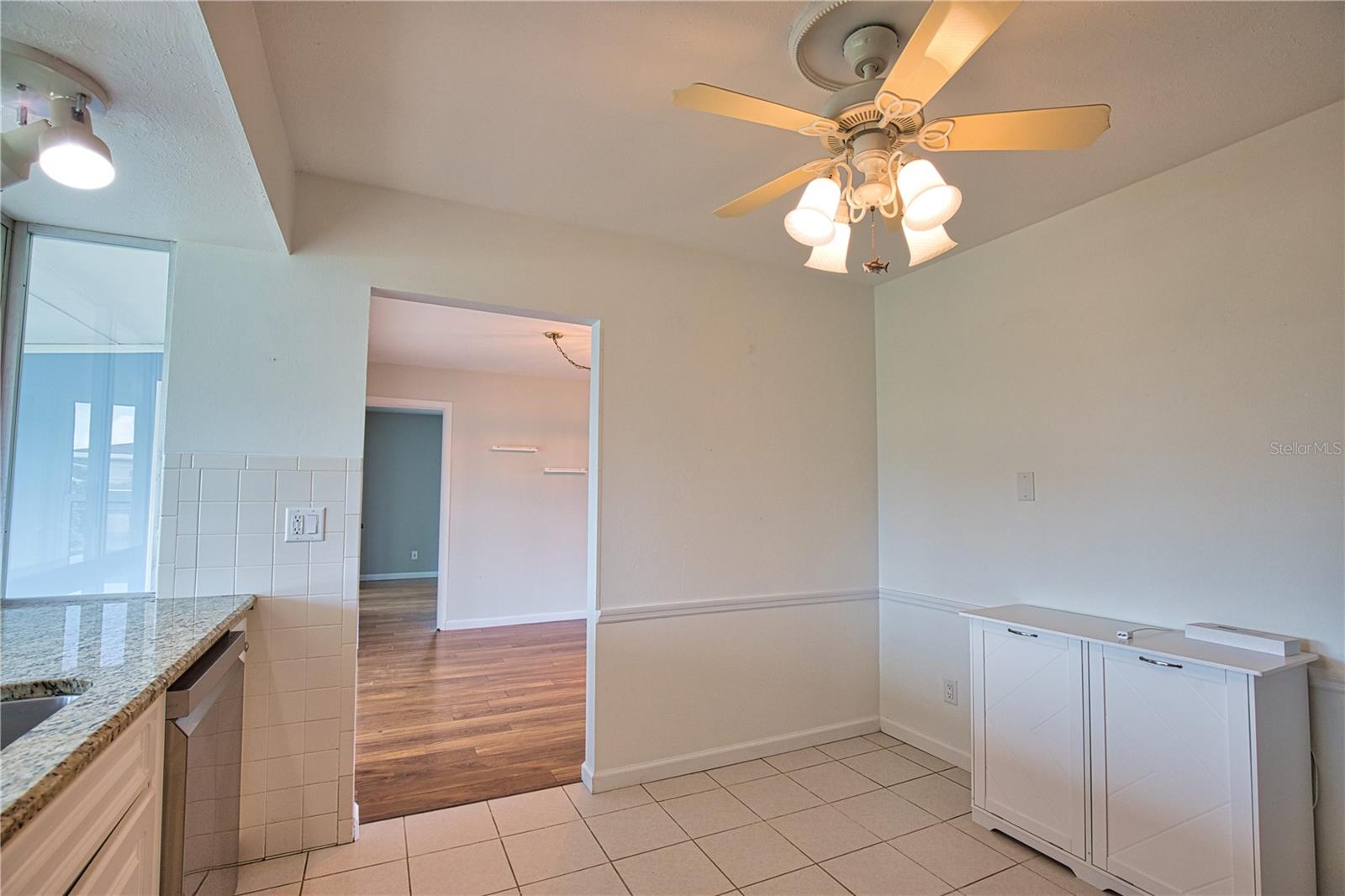 1325 CAMBRIDGE DR, VENICE, FL, 34293