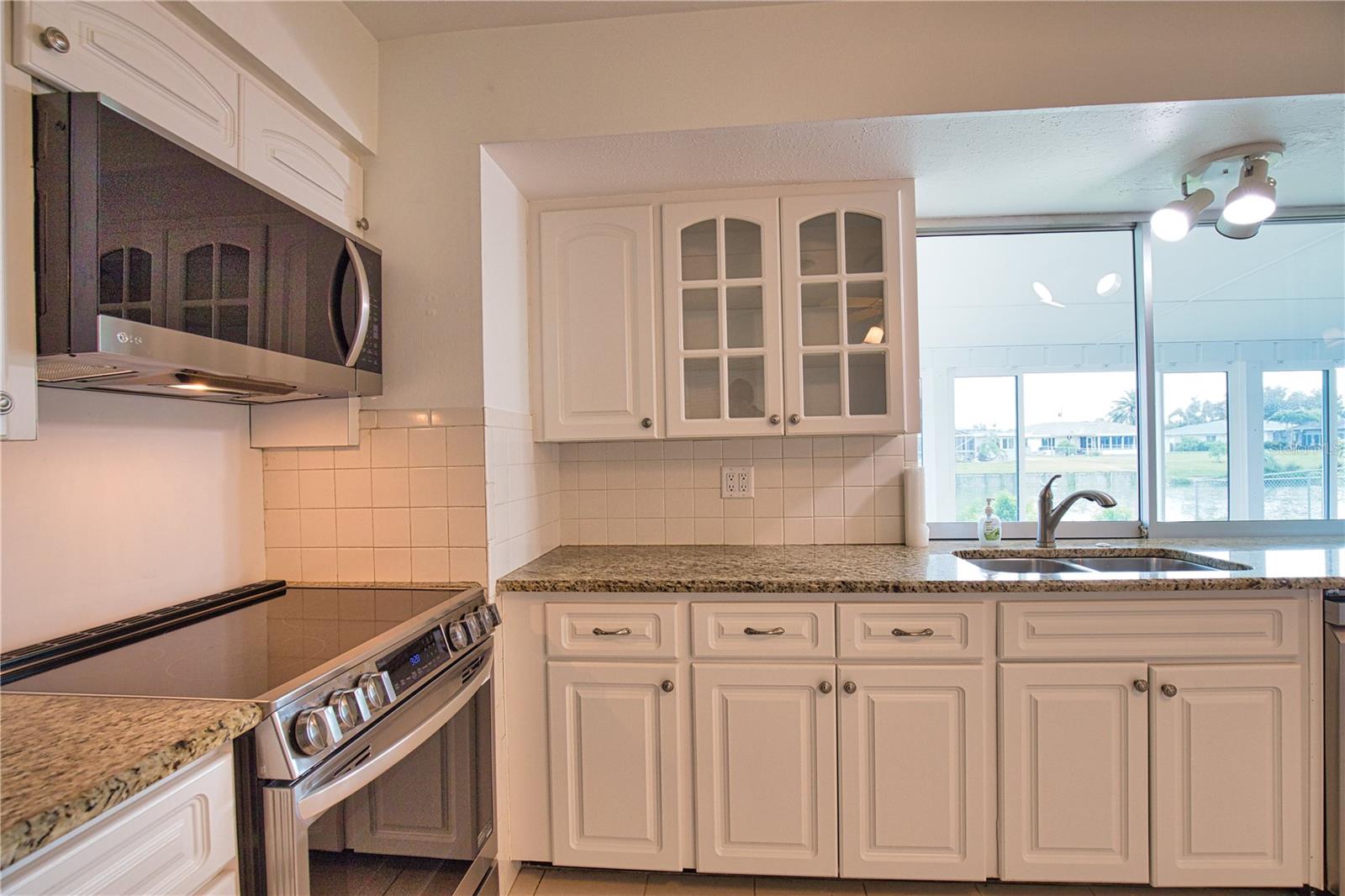 1325 CAMBRIDGE DR, VENICE, FL, 34293