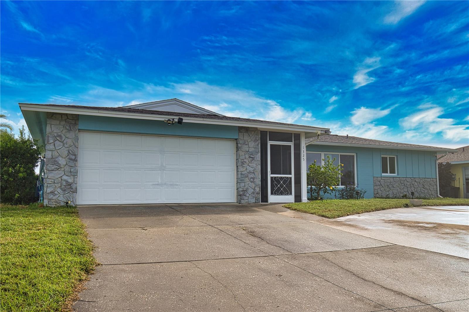 1325 CAMBRIDGE DR, VENICE, FL, 34293