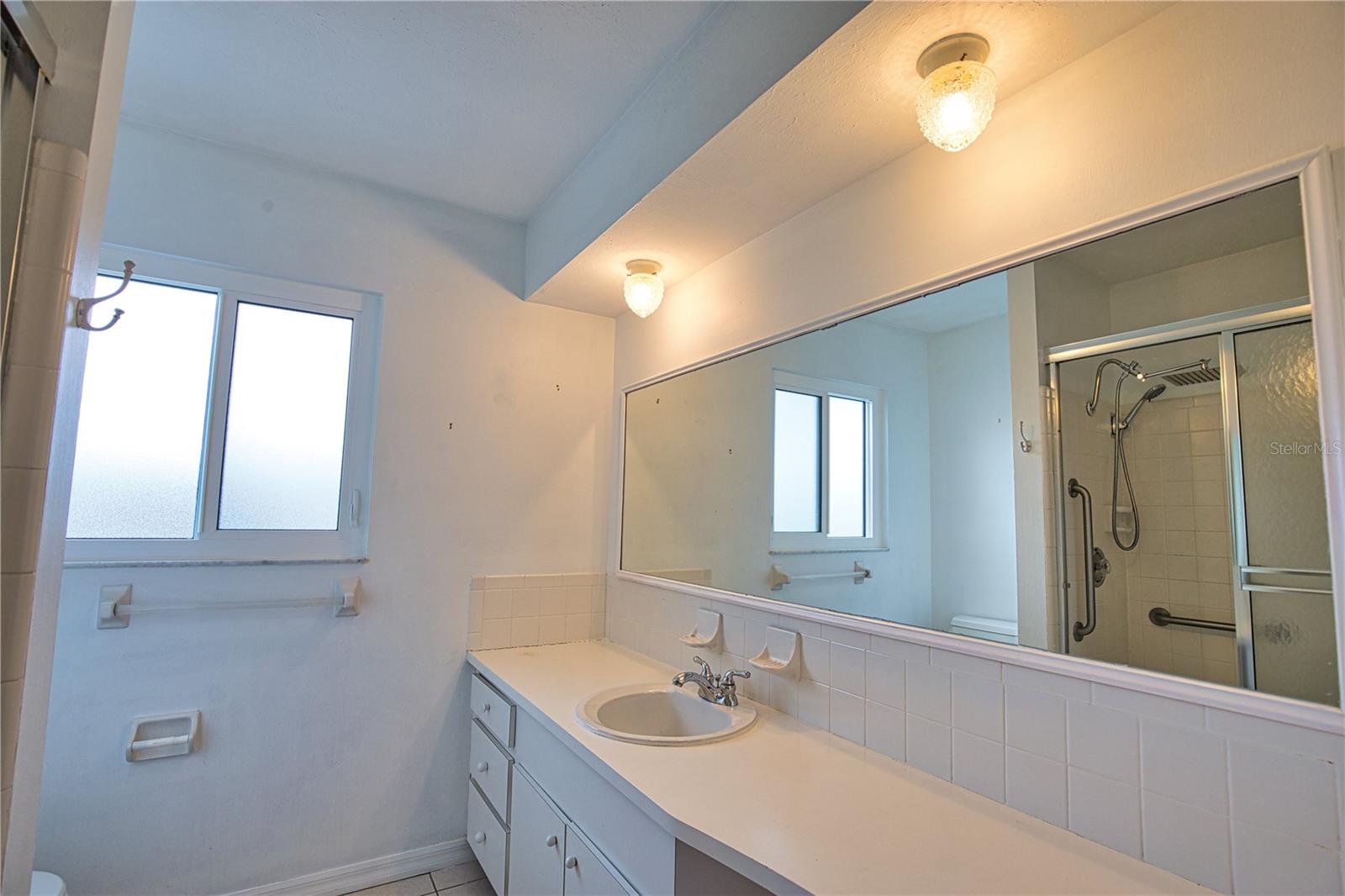 1325 CAMBRIDGE DR, VENICE, FL, 34293