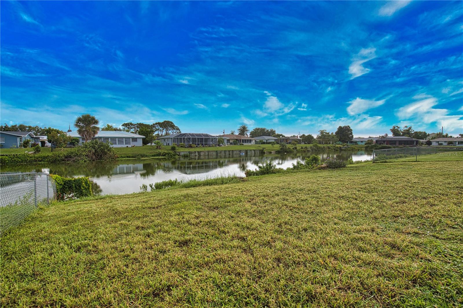 1325 CAMBRIDGE DR, VENICE, FL, 34293