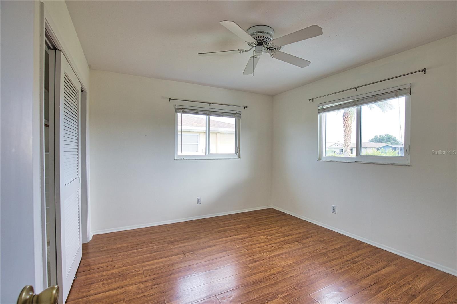 1325 CAMBRIDGE DR, VENICE, FL, 34293