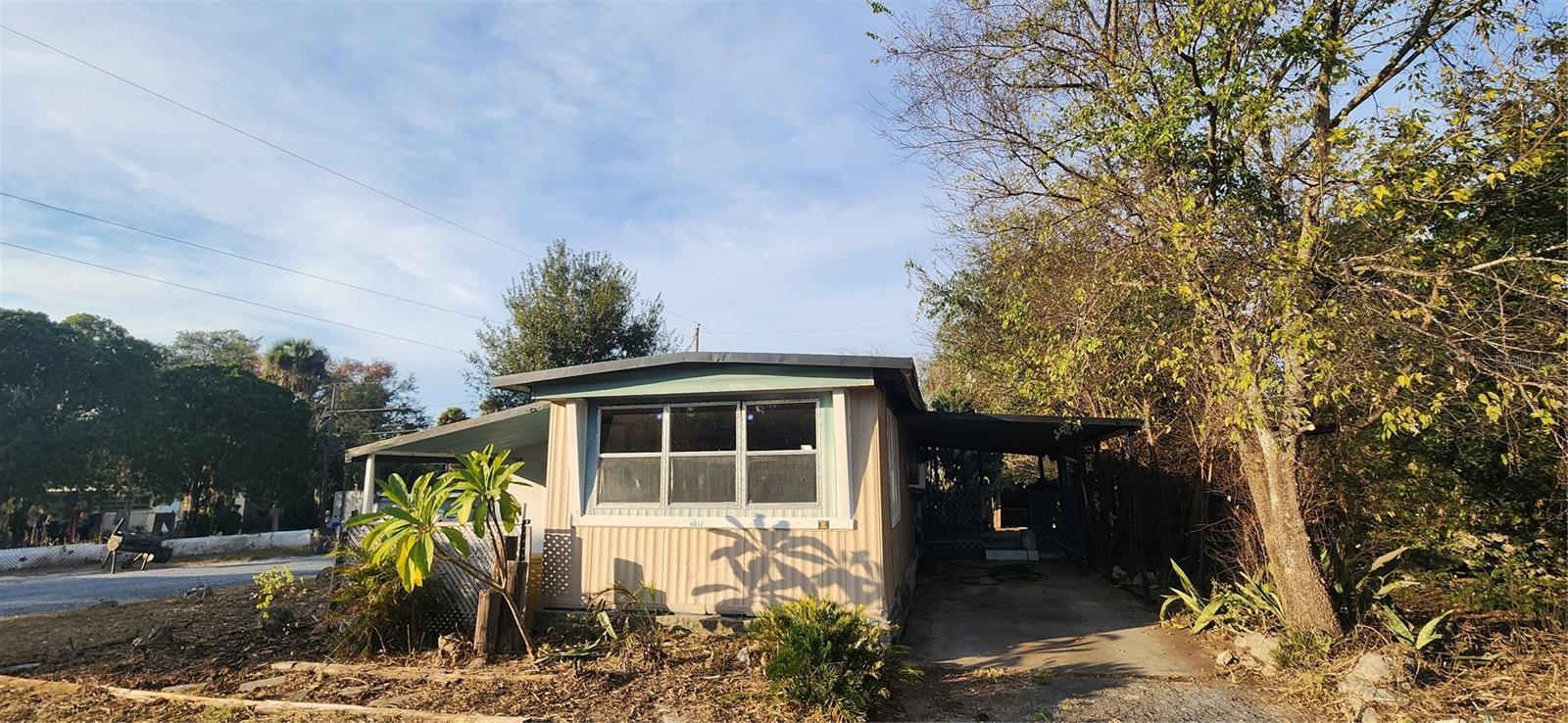 TB8404511 Property Photo