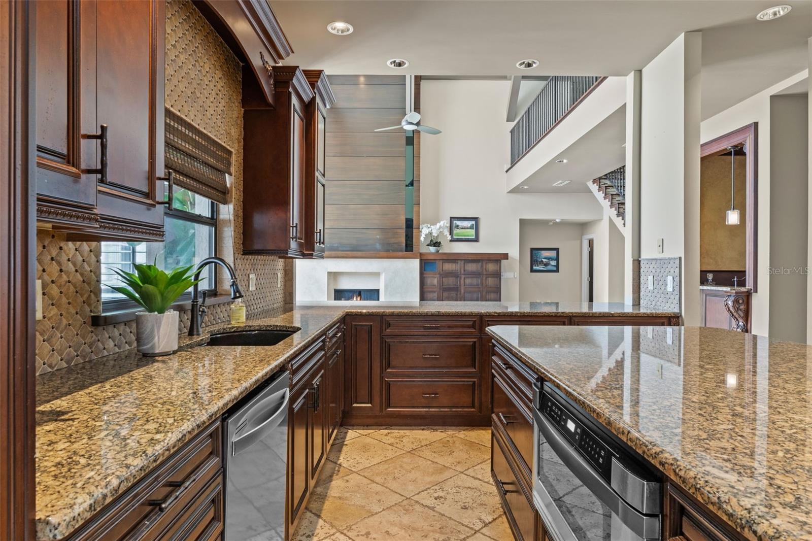 O6324706 Property Photo