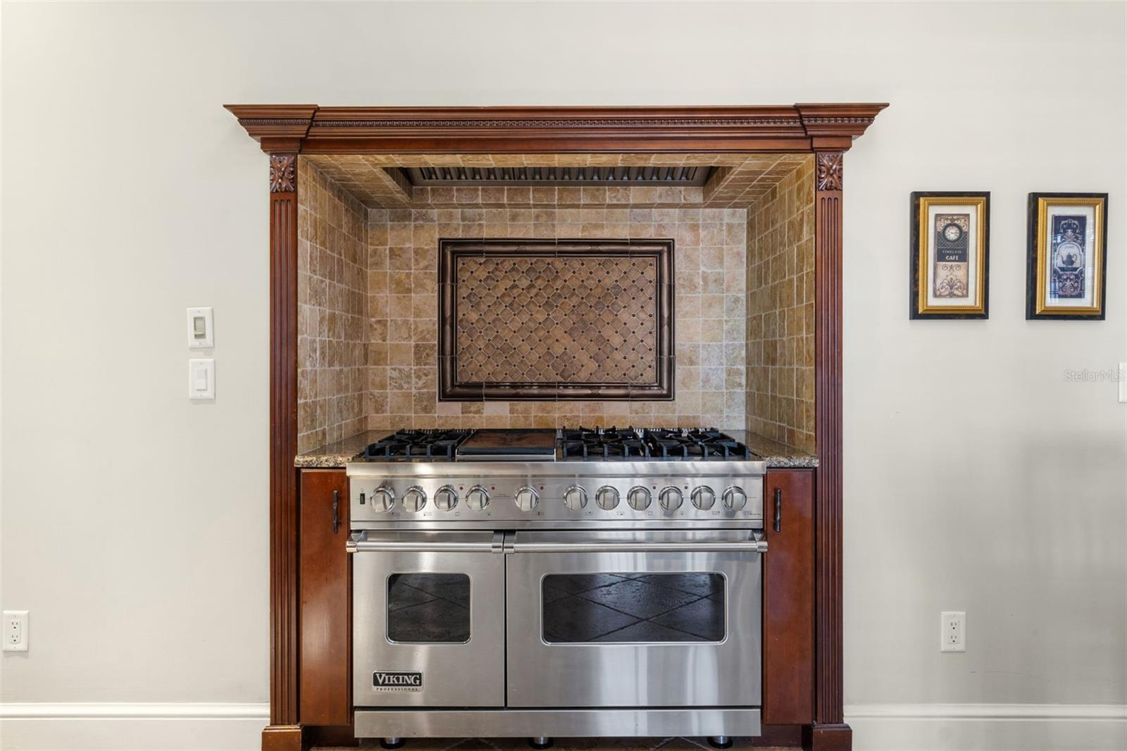 O6324706 Property Photo