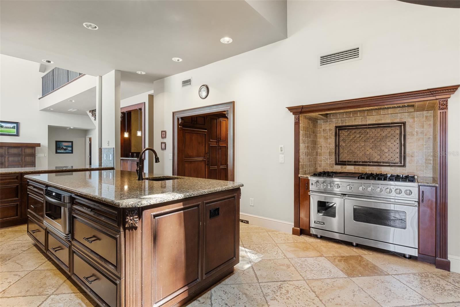 O6324706 Property Photo