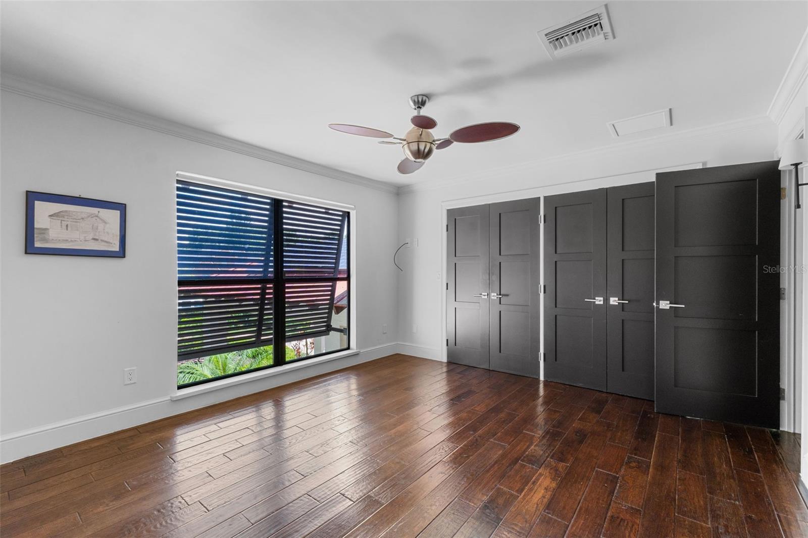 O6324706 Property Photo