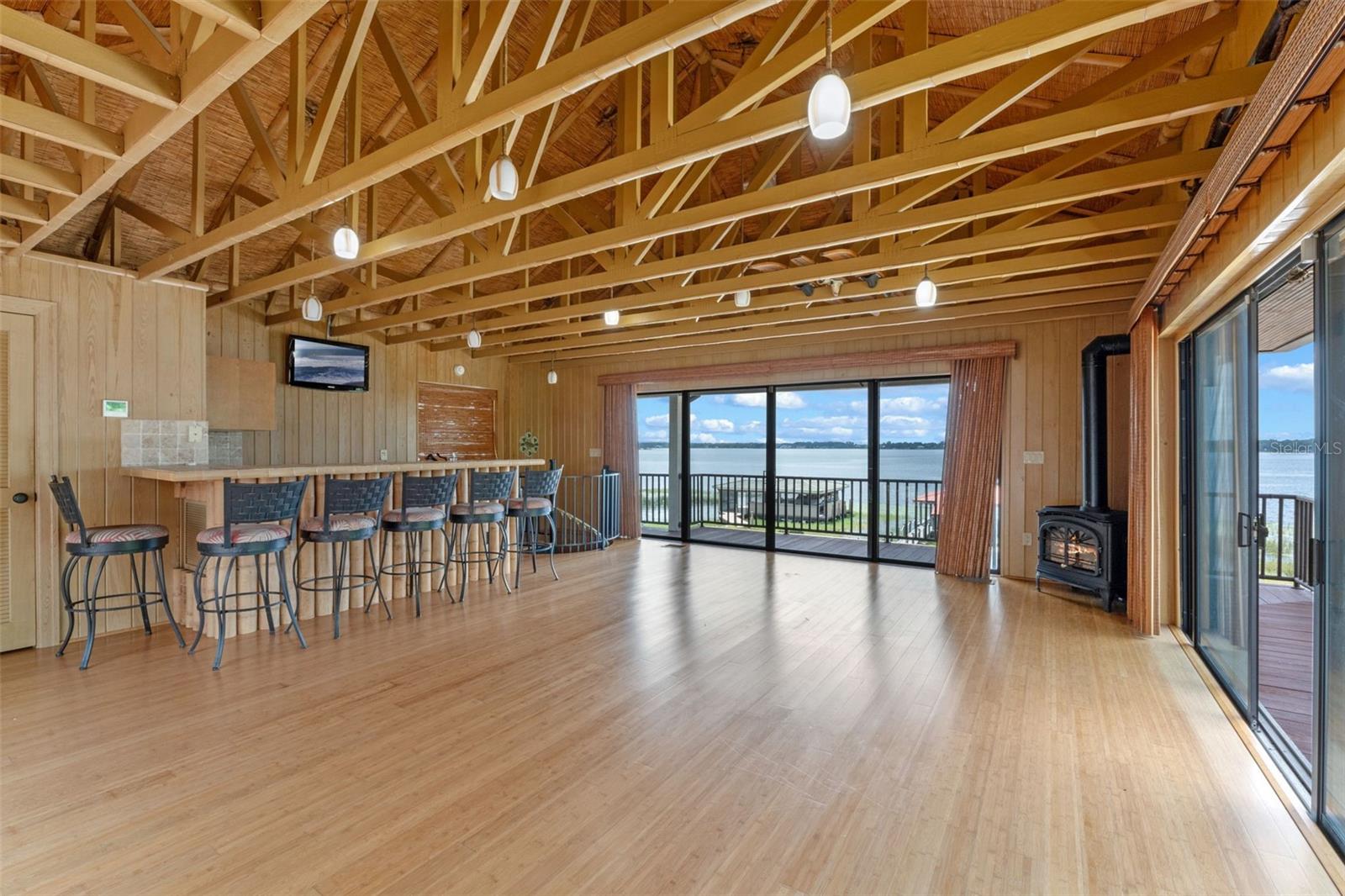 O6324706 Property Photo