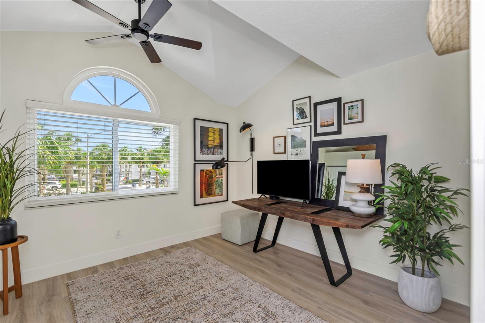 375 MADEIRA CIR, ST PETERSBURG, FL, 33715