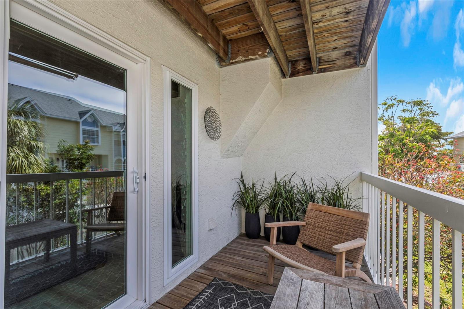 375 MADEIRA CIR, ST PETERSBURG, FL, 33715