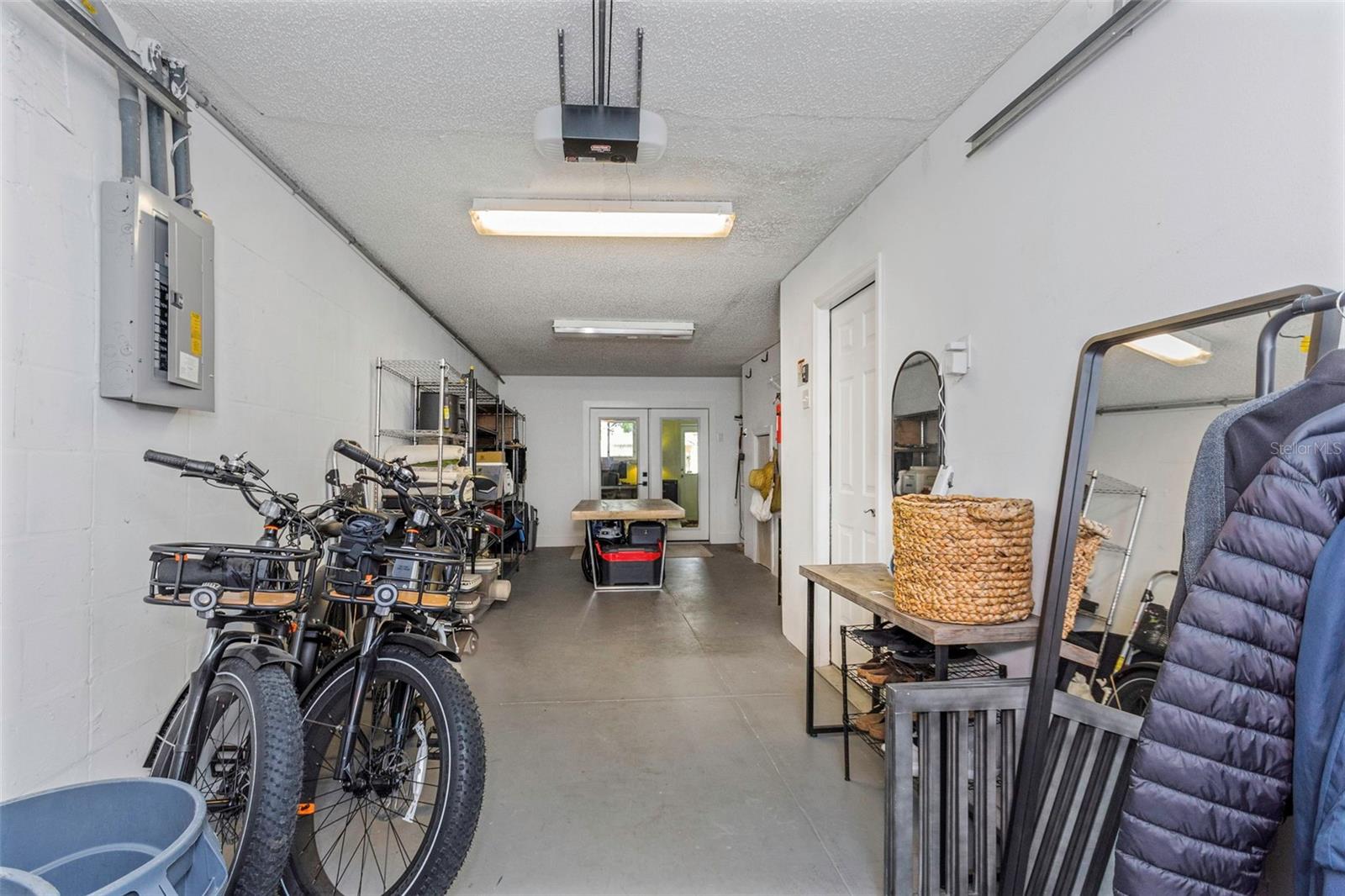 375 MADEIRA CIR, ST PETERSBURG, FL, 33715