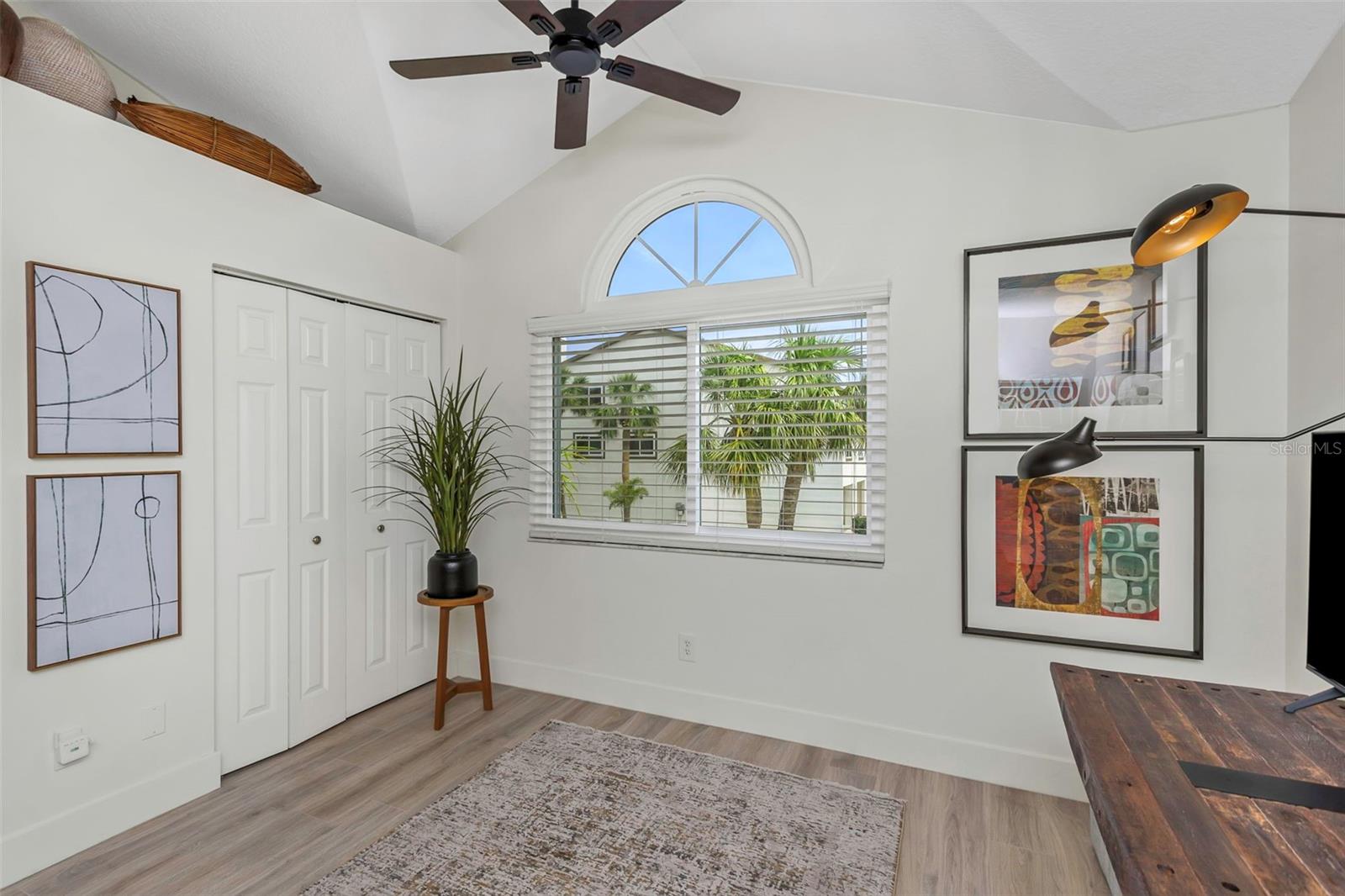 375 MADEIRA CIR, ST PETERSBURG, FL, 33715