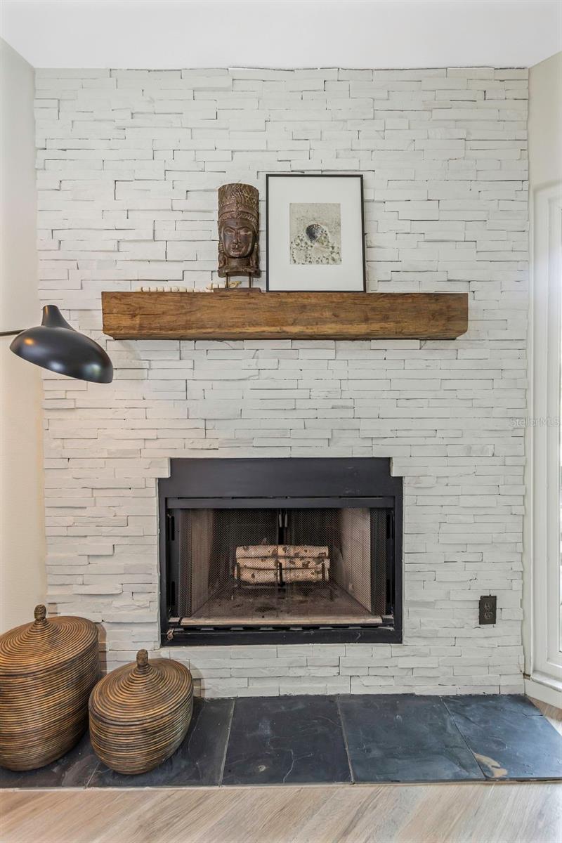 375 MADEIRA CIR, ST PETERSBURG, FL, 33715