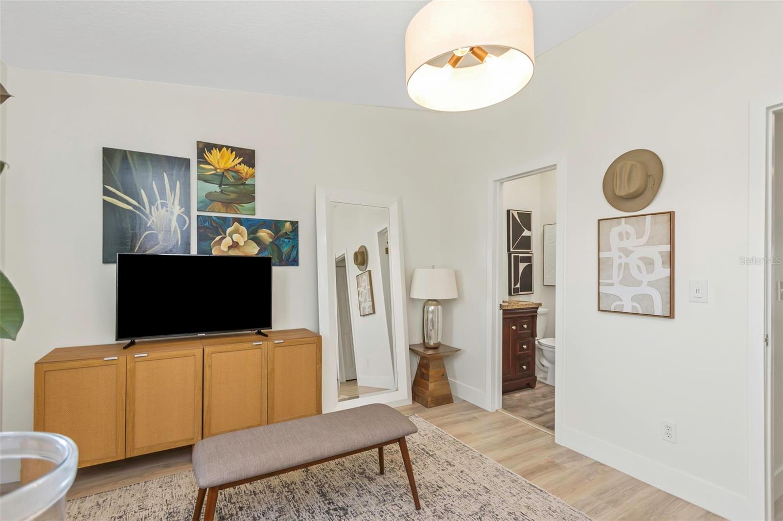 375 MADEIRA CIR, ST PETERSBURG, FL, 33715