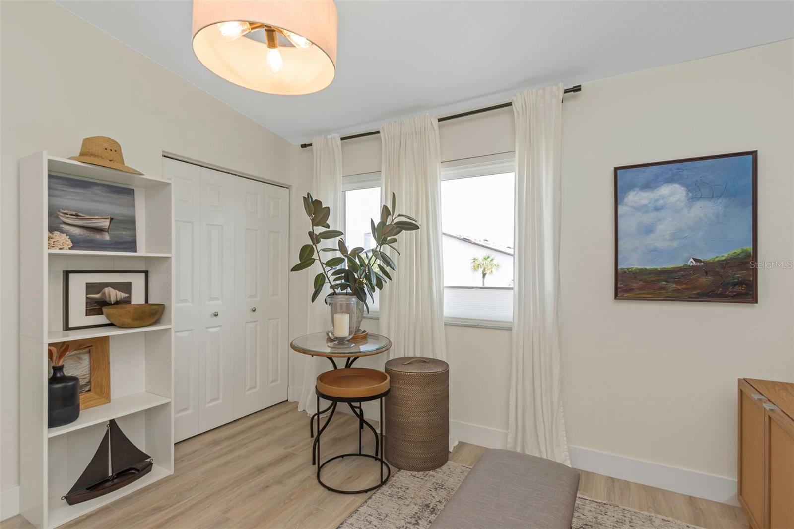 375 MADEIRA CIR, ST PETERSBURG, FL, 33715