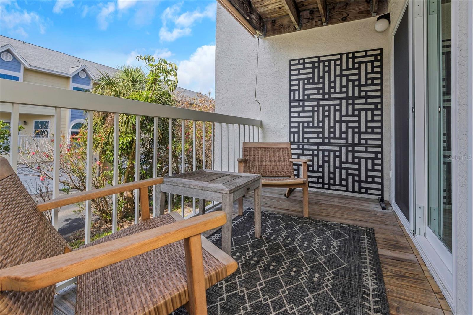 375 MADEIRA CIR, ST PETERSBURG, FL, 33715