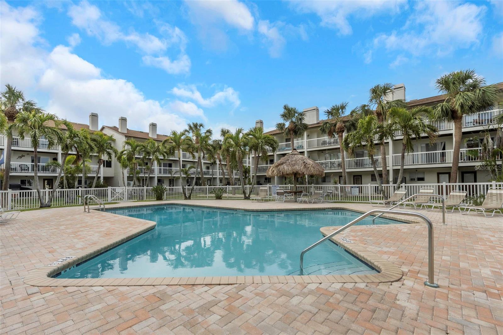 375 MADEIRA CIR, ST PETERSBURG, FL, 33715