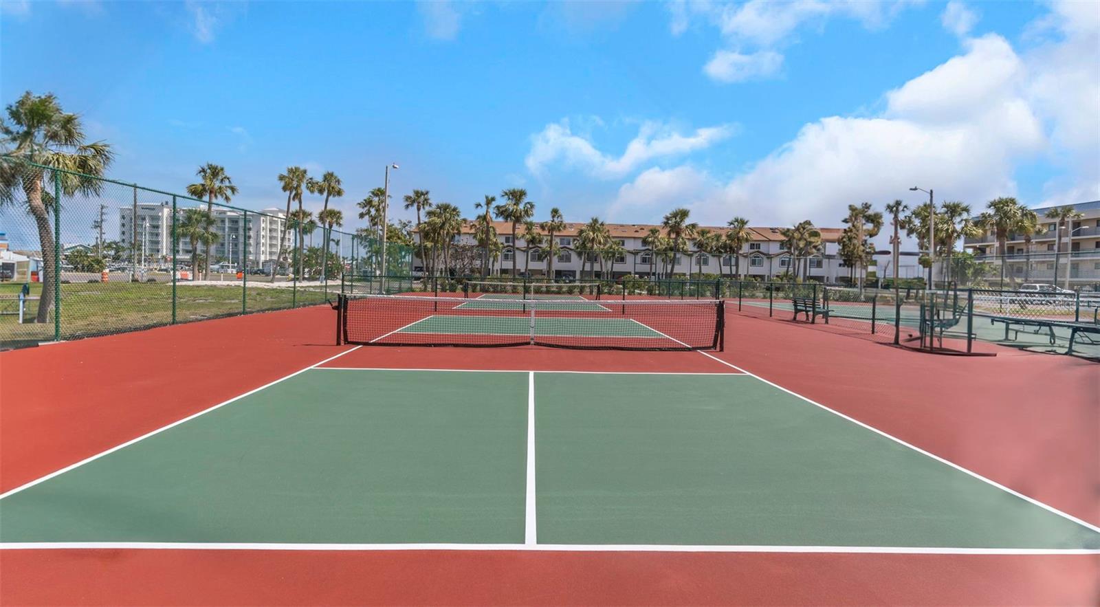 375 MADEIRA CIR, ST PETERSBURG, FL, 33715