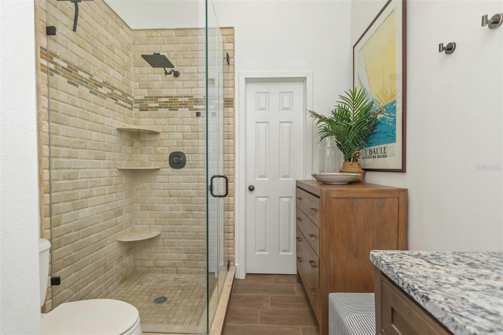 375 MADEIRA CIR, ST PETERSBURG, FL, 33715