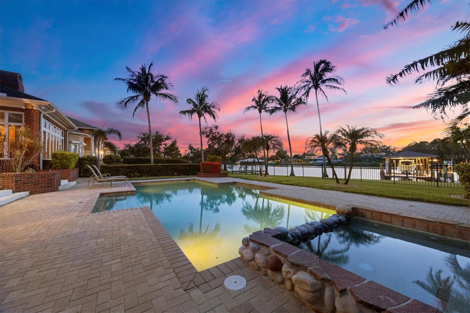 A4658109 Property Photo