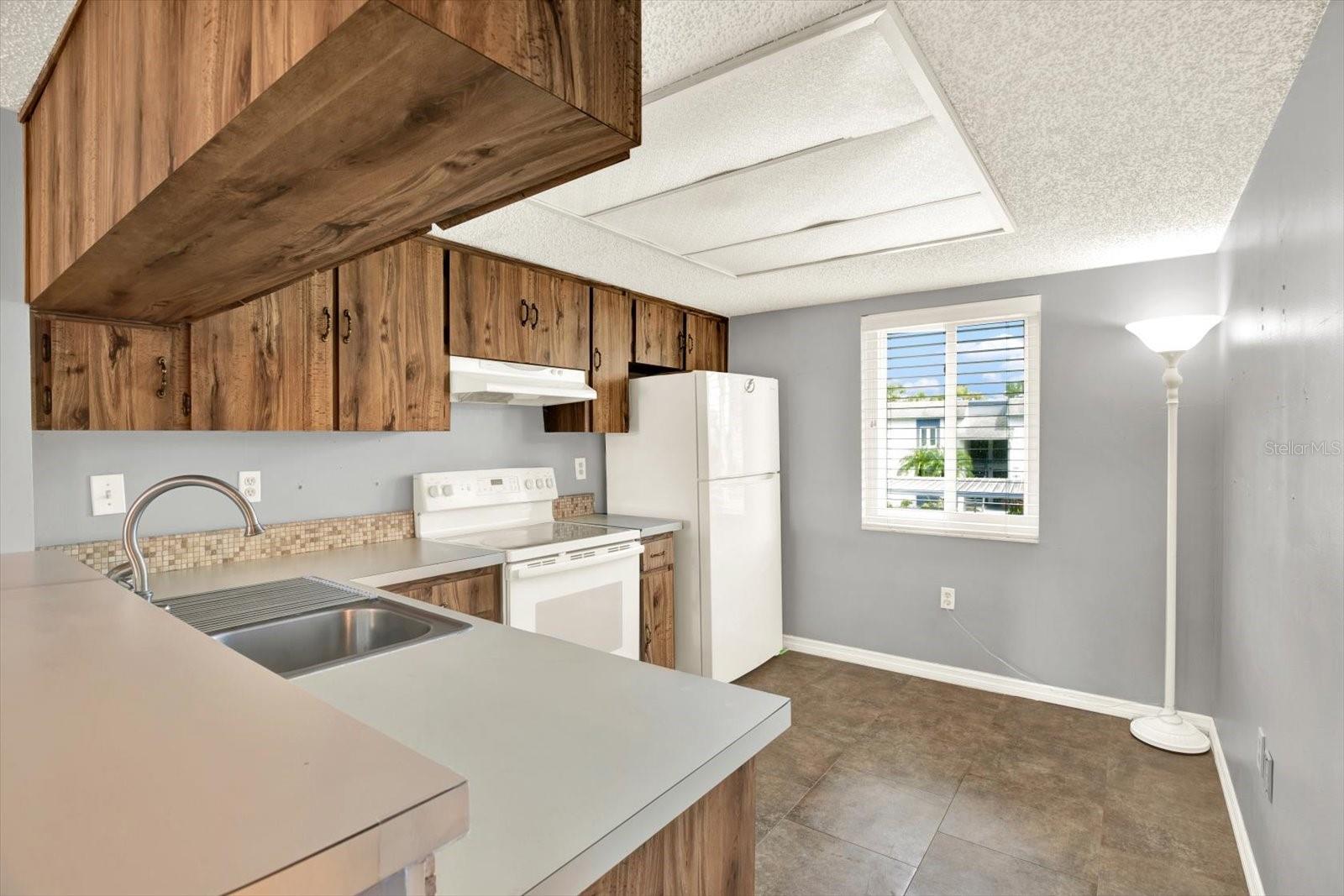 250 CYPRESS LN, OLDSMAR, FL, 34677