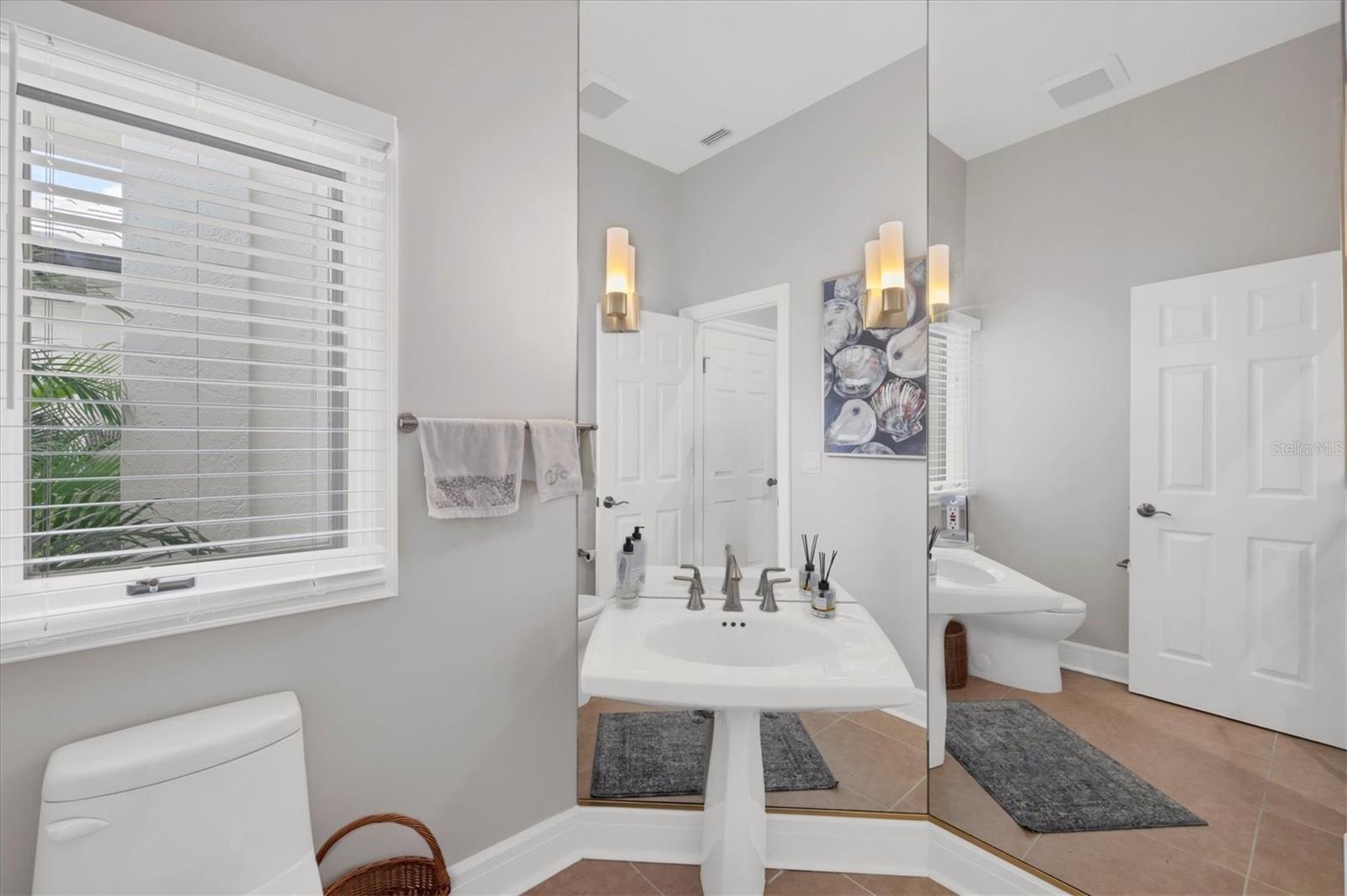 3386 CHARLES MACDONALD DR, SARASOTA, FL, 34240