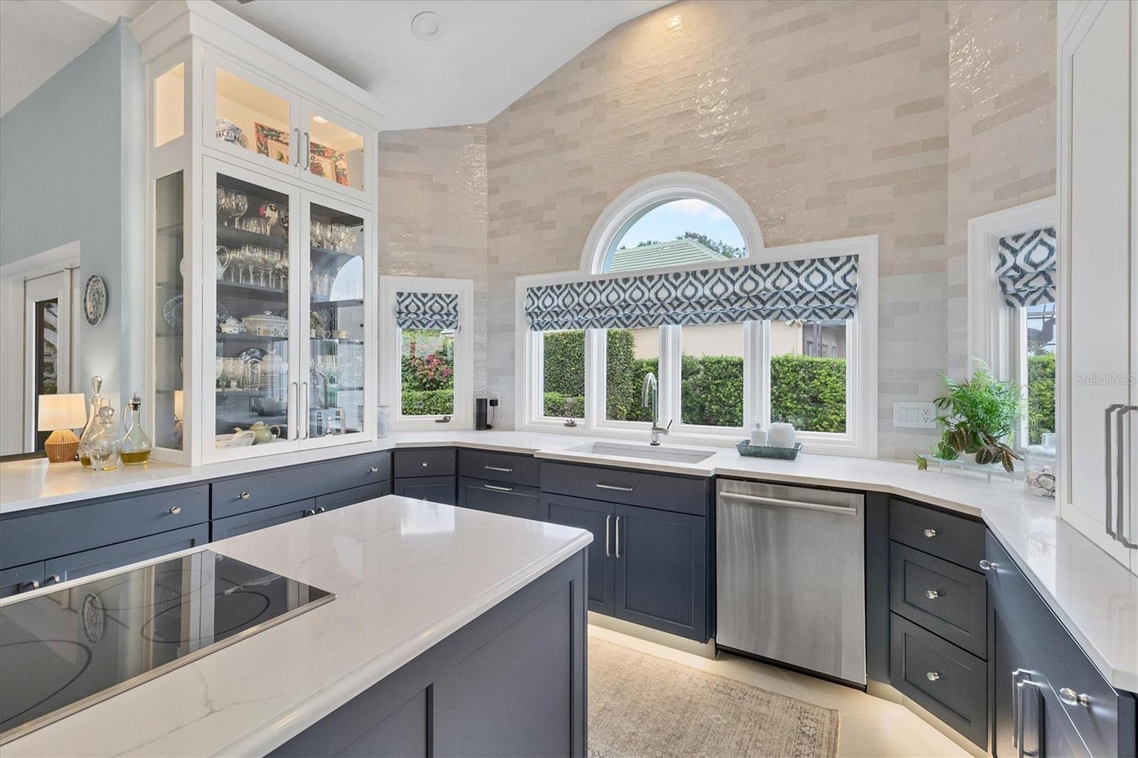 3386 CHARLES MACDONALD DR, SARASOTA, FL, 34240