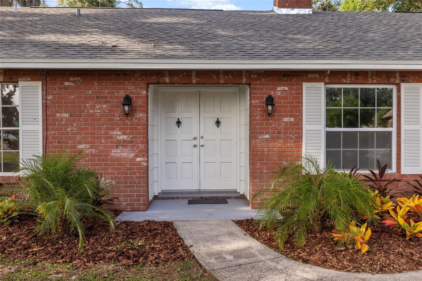 Exterior Front Entryway