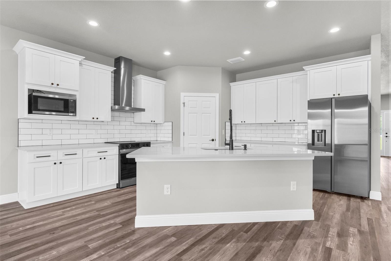 16113 PENN STATE RD, WEEKI WACHEE, FL, 34614