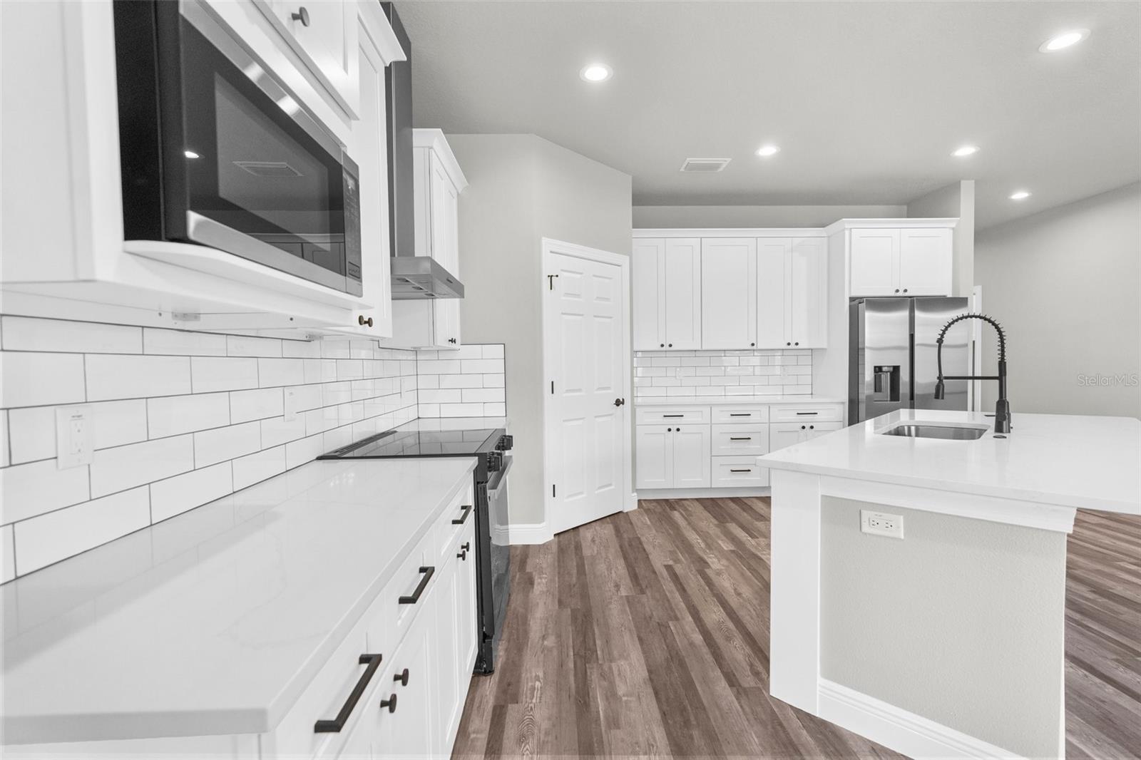 16113 PENN STATE RD, WEEKI WACHEE, FL, 34614